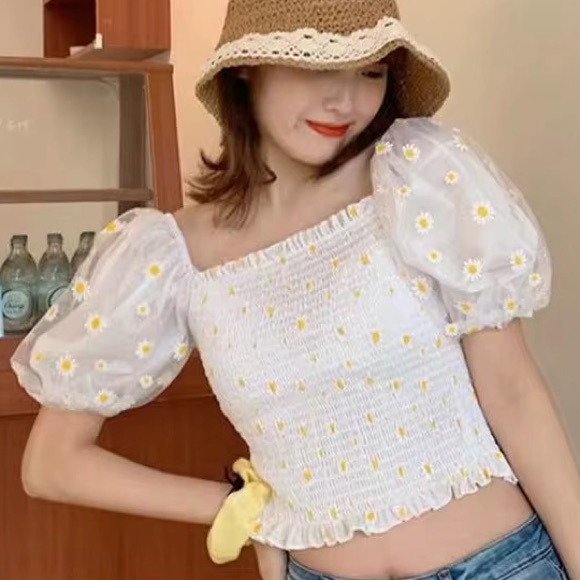 #018 | Smocked Puff Sleeve Top | Black Daisy | XS/S | On/Off Shoulder - Picture 8 of 9